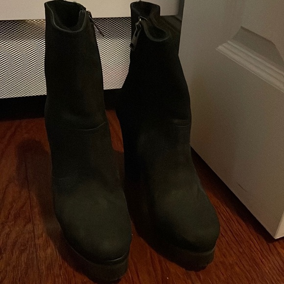 Like new worn once All saints suede and shearling lined gosset boot - Picture 3 of 5